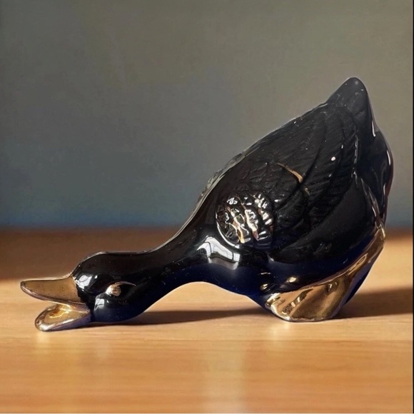 Vintage Ceramic Duck Figurine Black Gold Accents MCM Decor Classy Whimsical H 3" - Picture 4 of 5